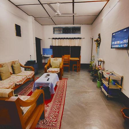 Gayatri Homestay Dibrugarh Esterno foto