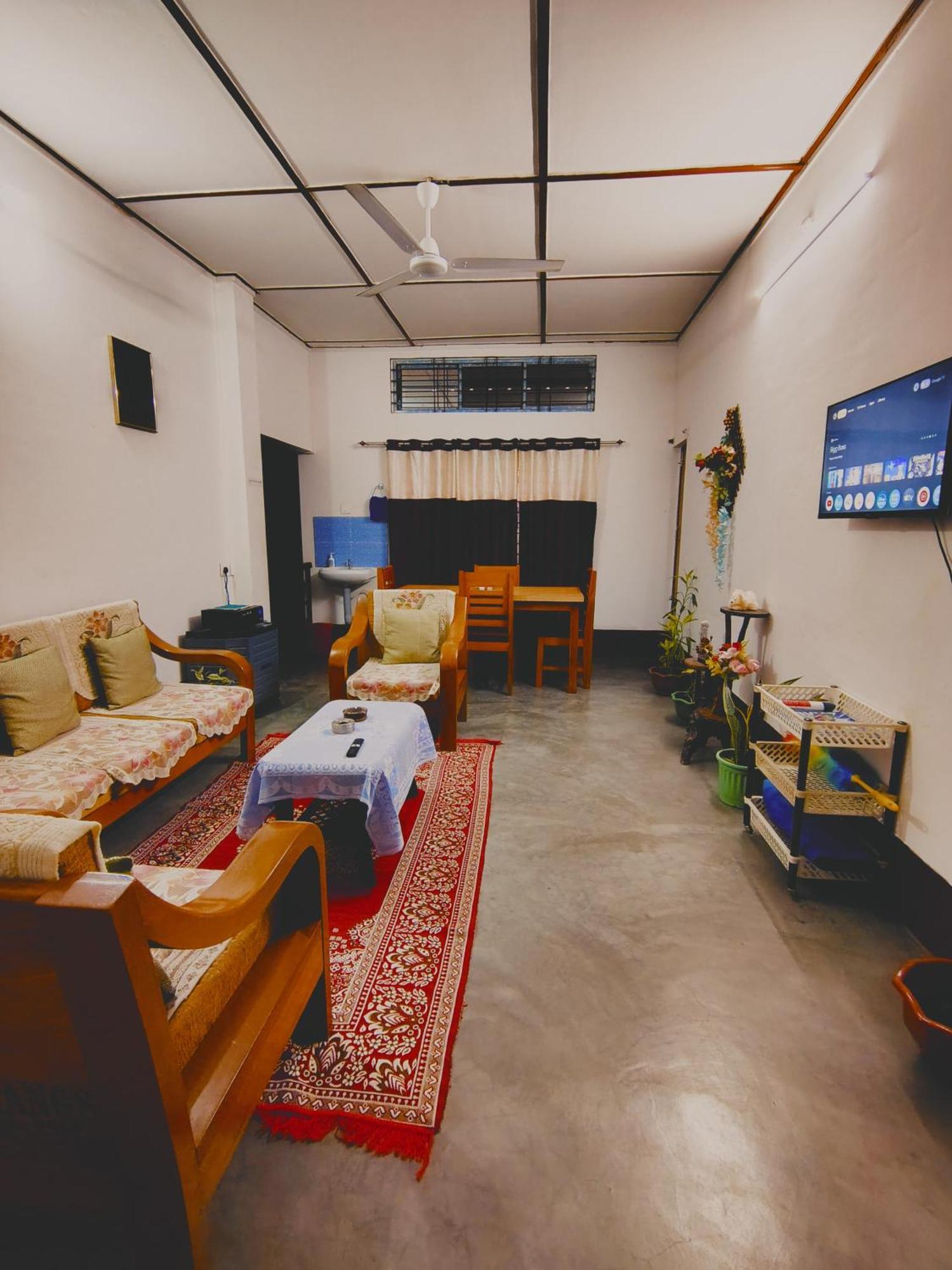 Gayatri Homestay Dibrugarh Esterno foto